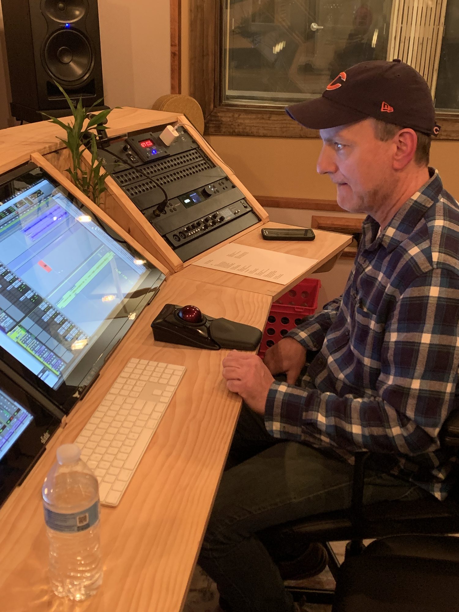 Kurt Bonomo recording at Player's Guitar